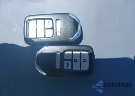 2016 Honda Civic Touring z USA, uszkodzony, nr VIN 2HGFC1F92GH651893